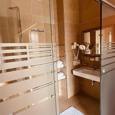 Paradiesquelle Отель Пухберг-ам-Шнеберг