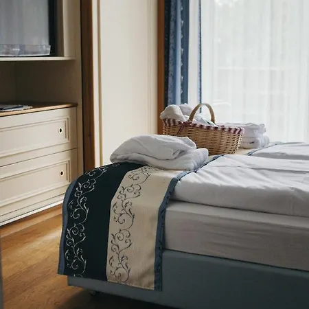 Paradiesquelle Отель