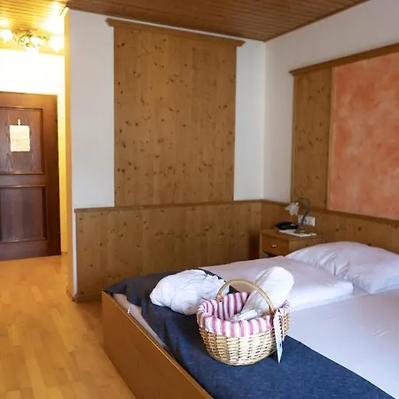 Отель Paradiesquelle Пухберг-ам-Шнеберг