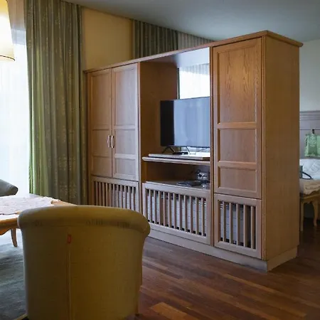 Отель Paradiesquelle Пухберг-ам-Шнеберг