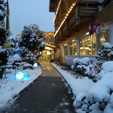 호텔 Paradiesquelle Schneeberg 4*