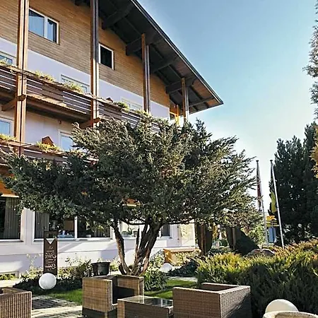 Paradiesquelle Schneeberg מלון