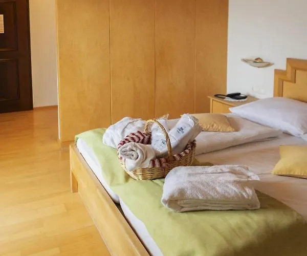 Hotel Paradiesquelle Schneeberg Puchberg am Schneeberg