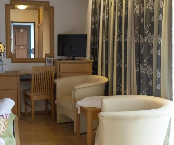 Paradiesquelle Hotel 4*